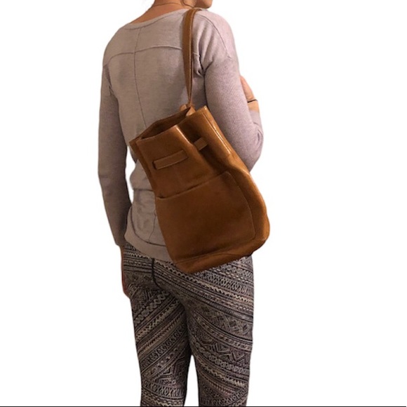 Durkee's Express- Shoulder Bucket Bag - Picture 14 of 15